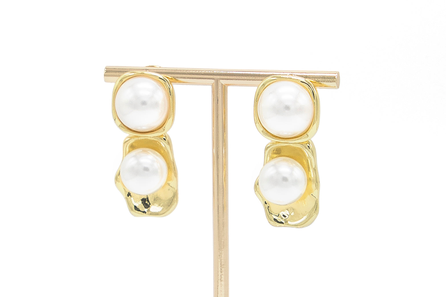 Aretes dorados 2 perlas